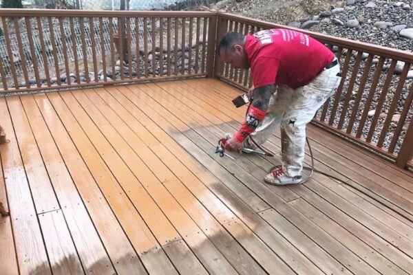 deck-Hire a Pro to Re-stain